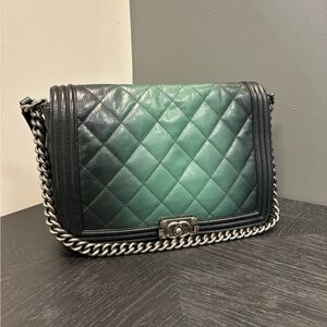 CHANEL Quilted Ombré Flap Bag - Black/Green